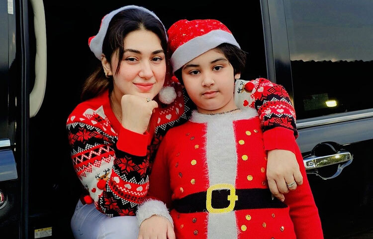 অপু বিশ্বাস এখন শুধু একজন অভিনেত্রী নন, তিনি এক যাত্রার নাম-সংগ্রামের, ভালোবাসার, স্থিতধী নারীর প্রতীক।