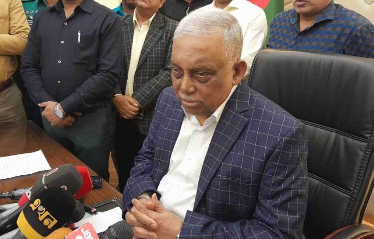 কোটা বিরোধী আন্দোলনের নামে ধ্বংসাত্মক কর্মকাণ্ড হলে কাউকে ছাড় দেওয়া হবে না বলে জানিয়েছেন স্বরাষ্ট্রমন্ত্রী আসাদুজ্জামান খান কামাল। ছবি: মাসুদ রানা