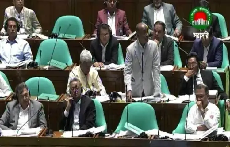 বর্তমান সরকারের দায়িত্ব নেওয়ার ৪২ দিনে দেশে কেউ গুম কিংবা ক্রসফায়ারের শিকার হয়নি বলে জানিয়েছেন আইন, বিচার ও সংসদবিষয়ক মন্ত্রী মো. আসাদুজ্জামান।