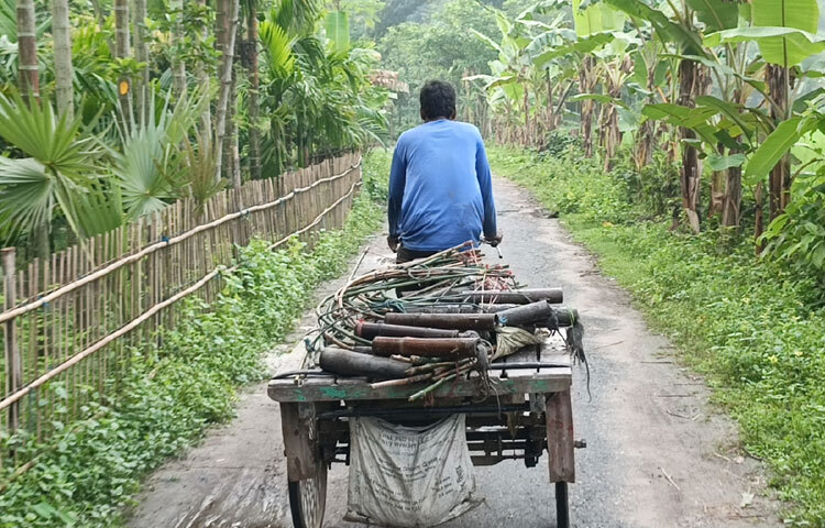 এই কাজ করার কারণে অনেকে আমাকে আদিবাসী, সাঁওতাল, মেথর, সুইপার পর্যন্ত বলেছে। কিন্তু আমি কারও কথায় কান না দিয়ে আমার স্ত্রীর সহযোগিতায় কাজ চালিয়ে যাচ্ছি। প্রতিনিয়ত চাহিদা বাড়ছে। আমি মৃত্যুর আগ পর্যন্ত জাতীয় স্বার্থে এই কাজ করে যেতে চাই। ইঁদুর মারা আমার নেশা হয়ে গেছে। গত ৬ মাসে প্রায় ৩ হাজার ইঁদুর মেরেছি।