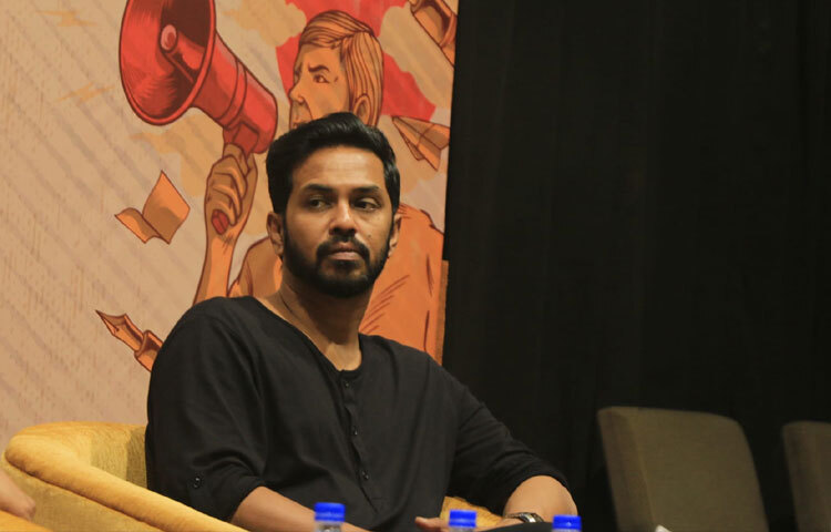 আশফাক নিপুনের প্রতিটি চরিত্রের ভেতর থাকে এক ধরনের অপ্রকাশিত বেদনা। তিনি জানেন, মানুষ কখনো সাদা-কালো নয়, সবসময় ধূসর। আর সেই ধূসর দিকটাই তিনি পর্দায় জীবন্ত করে তোলেন। হয়তো এ কারণেই তার প্রতিটি কাজ দর্শকের মনে অদৃশ্য ছাপ ফেলে যায়।