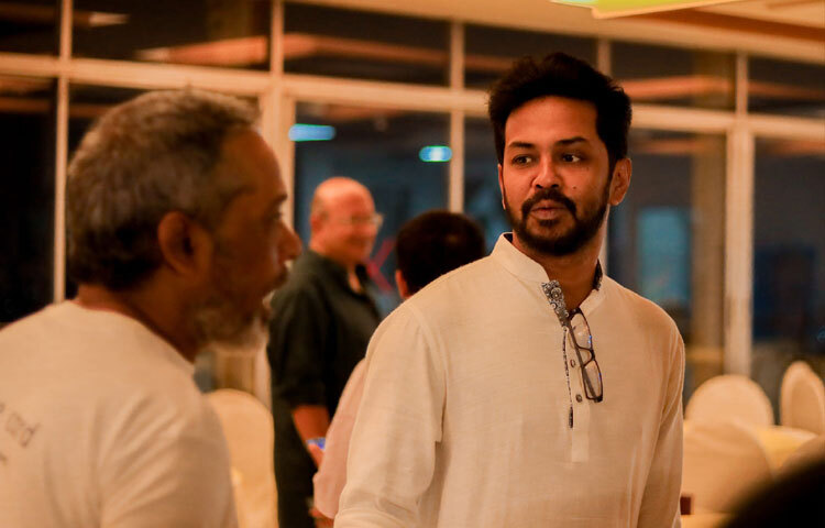 তিনি বলেন, ‘গল্পের ভেতরেই মানুষের সত্যি লুকিয়ে থাকে।’ এ বিশ্বাসই তাকে অন্যদের থেকে আলাদা করে তুলেছে।