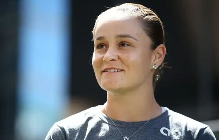 ২০২২ সালে মাত্র ২৫ বছর বয়সে সবাইকে অবাক করে দিয়ে টেনিস থেকে অবসর নেন অ্যাশলে বার্টি।