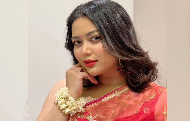 ক্যাপশনে লিখেছেন, ‘নতুন বছর সবার সুন্দর করে শুরু হোক’। ছবি: ফেসবুক থেকে