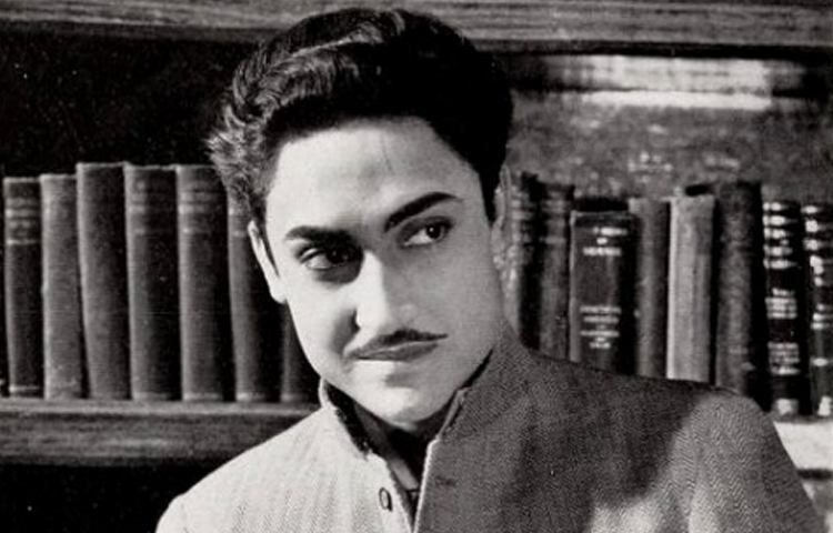 বলিউডের প্রয়াত প্রতিভাবান অভিনেতা অশোক কুমারের আসল নাম ছিল কুমুদলাল কাঞ্জিলাল গাঙ্গুলি। ছবি: সংগৃহীত