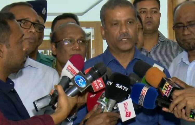 অপসারণের ক্ষমতা সুপ্রিম জুডিসিয়াল কাউন্সিলের হাতে ফেরায় বিচারপতিদের জবাবদিহিতা নিশ্চিতের ফোরামটি পুনরুজ্জীবিত হয়েছে বলে মন্তব্য করেছেন আইন, বিচার ও সংসদবিষয়ক উপদেষ্টা আসিফ নজরুল। ছবি: মাসুদ রানা