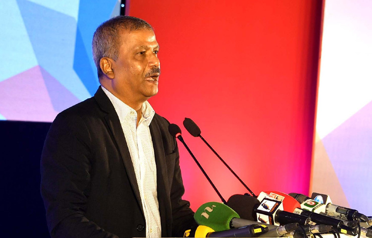 ঢাকায় শাহবাগে শহিদ আবু সাঈদ ইন্টারন্যাশনাল কনভেনশন সেন্টারে বাংলাদেশ প্রাইভেট হাসপাতাল, ক্লিনিক ও ডায়াগনস্টিক ওনার্স অ্যাসোসিয়েশনের নবনির্বাচিত কার্যনির্বাহী কমিটির অভিষেক ও বার্ষিক সাধারণ সভায় প্রধান অতিথির বক্তৃতা করেন আইন, বিচার ও সংসদ বিষয়ক উপদেষ্টা ড. আসিফ নজরুল। ছবি: পিআইডি