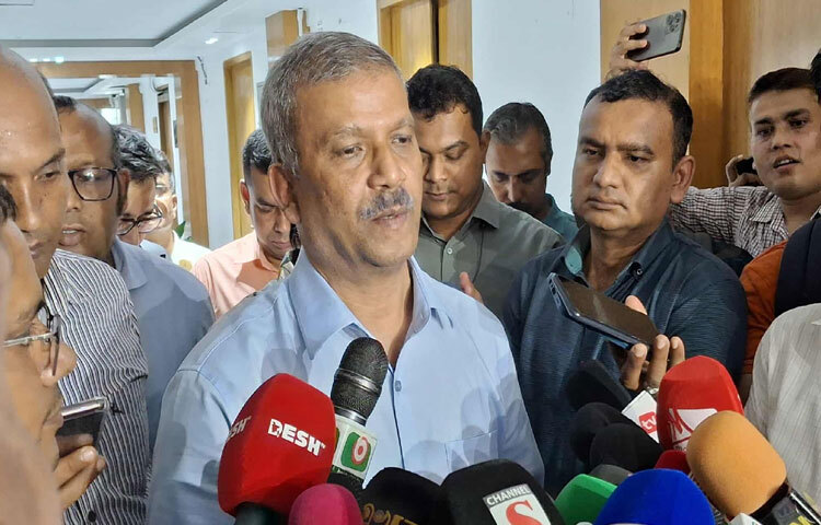 আইন, বিচার ও সংসদবিষয়ক উপদেষ্টা ড. আসিফ নজরুল বলেছেন, সরকারের ঘোষিত সময় আগামী বছরের ফেব্রুয়ারির মধ্যেই ত্রয়োদশ জাতীয় সংসদ নির্বাচন অনুষ্ঠিত হবে। নির্বাচন পেছানোর কোনো সুযোগ নেই। ছবি: মাসুদ রানা