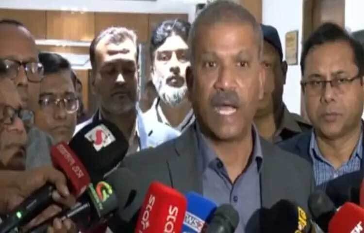 নির্বাচিত নতুন সংসদ সদস্যরা (এমপি) রাষ্ট্রপতি মনোনীত কোনো ব্যক্তি হিসেবে প্রধান বিচারপতির কাছে শপথ নিতে পারেন বলে জানিয়েছেন আইন, বিচার ও সংসদ বিষয়ক উপদেষ্টা আসিফ নজরুল।