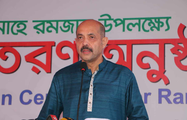 ঈদের পর থেকেই ডেঙ্গু নিয়ন্ত্রণে প্রতিটি ওয়ার্ডে কাউন্সিলররা জনগণকে সচেতন করতে ক্যাম্পেইন শুরু করবেন বলে জানিয়েছেন ঢাকা উত্তর সিটি করপোরেশনের (ডিএনসিসি) মেয়র আতিকুল ইসলাম। ছবি: জাগো নিউজ