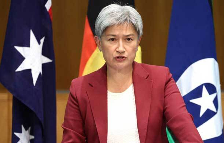 শান্তি ফেরানোর বিষয়ে দ্রুততা আনতে ফিলিস্তিনকে রাষ্ট্র হিসেবে স্বীকৃতি দেওয়া হতে পারে বলে ইঙ্গিত দিয়েছেন অস্ট্রেলিয়ার পররাষ্ট্রমন্ত্রী পেনি ওং। ছবি: এএফপি