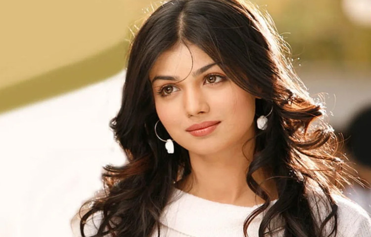 ১৯৮৬ সালের এই দিনে মুম্বাইয়ে জন্ম তার।