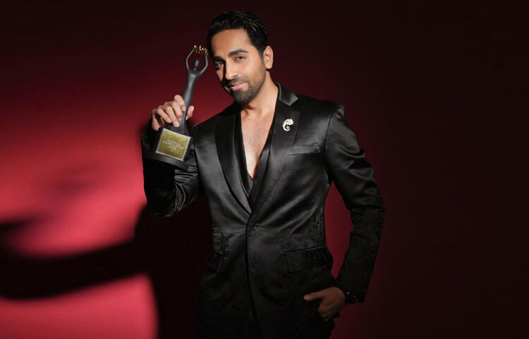 শুধু বিনোদন নয়, আয়ুষ্মানের কাজের ভেতরে সবসময় একটা সামাজিক বার্তা থাকে। তিনি নিজেই বলেন, ‘সিনেমা শুধু আনন্দ দেওয়ার জন্য নয়, সচেতনতা তৈরির জন্যও।’ তাই তার চলচ্চিত্রের মধ্য দিয়ে কখনো আমরা সামাজিক ট্যাবু ভাঙতে দেখি, কখনো দেখি পরিবর্তনের আবেদন।