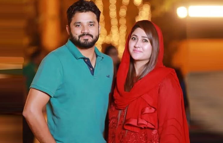 আজহার আলি: সাবেক অধিনায়ক আজহার আলি মাঠে যতটা সংযত, পারিবারিক জীবনে ততটাই উষ্ণ। তার স্ত্রী জাভেরিয়া ইকবাল একেবারে মিডিয়া-লাজুক মানুষ।