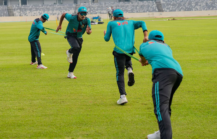 ম্যাচ জয়ের লক্ষ্য নিয়ে প্রস্তুতি নিচ্ছেন টাইগাররা।