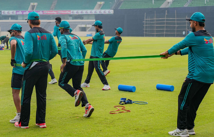 সৌম্য সরকার দলে ফিরেছেন, ফলে সম্ভবত তানজিদ তামিমকে বেঞ্চে থাকতে হতে পারে।