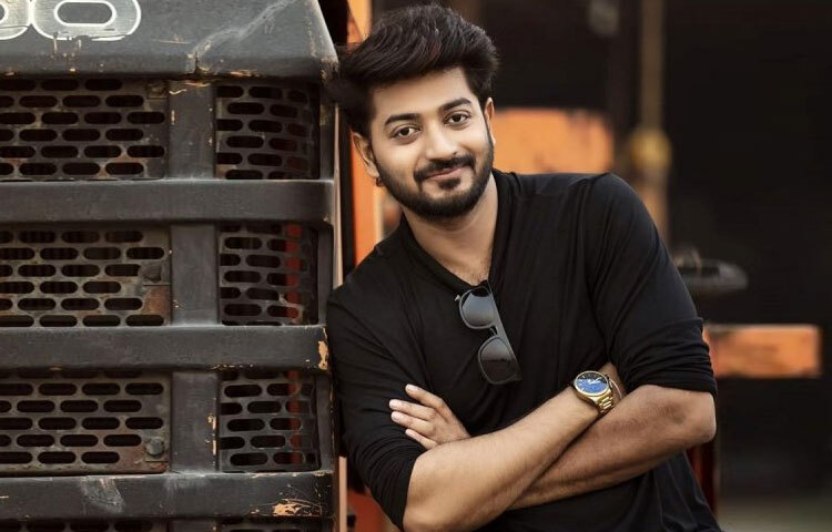 কিছু ছবিতে ব্যর্থতা এসেছে, সমালোচনাও শুনতে হয়েছে। কিন্তু এসবকে কখনোই বাধা মনে করেননি বাপ্পী। বরং সমালোচনাকে প্রেরণায় পরিণত করে আরও ভালো কাজ করার চেষ্টা করেছেন সবসময়।