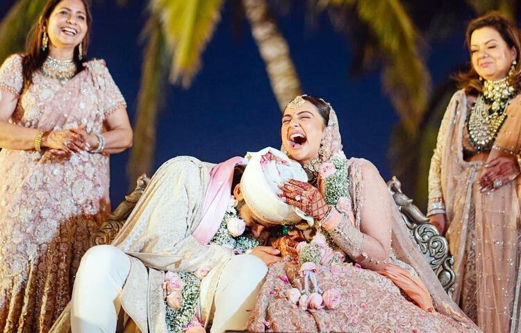 বিয়ের পর নব দম্পতি কবে ও কোথায় মধুচন্দ্রিমায় যাবেন, তা জানার অপেক্ষায় ছিলেন ভক্ত-অনুরাগীরা। সেই অপেক্ষার অবসান ঘটিয়েছেন রাকুলের শ্বশুর নির্মাতা বাশু ভগনানি। ছবি: ইনস্টাগ্রাম