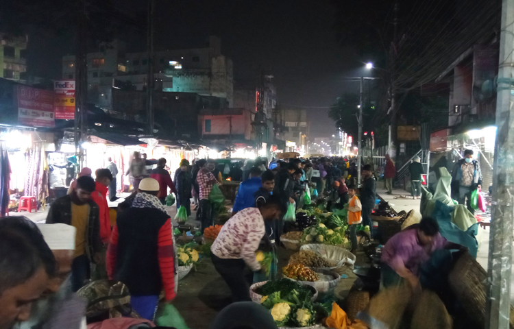 স্বল্প আয়ের মানুষের ভরসা সিলেটের বন্দরবাজার। ছবি: আহমেদ জামিল