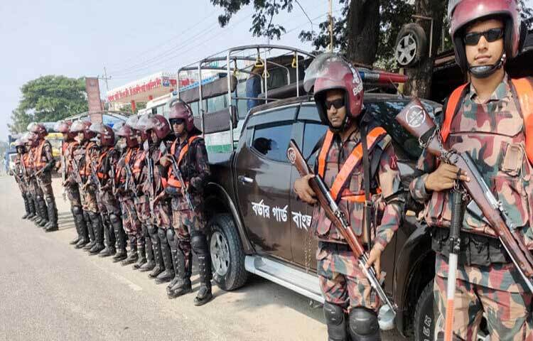 অবৈধভাবে সীমান্ত অতিক্রম রোধে নিরাপত্তা জোরদার করেছে বর্ডার গার্ড বাংলাদেশ (বিজিবি)। ছবি: তৌহিদুজ্জামান তন্ময়
