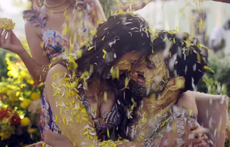 নব-দম্পতির মধুচন্দ্রিমার পরিকল্পনা ফাঁস করে খ্যাতনামা চিত্রনির্মাতা বলেন, ‘এপ্রিলে ওরা মধুচন্দ্রিমায় যাওয়ার পরিকল্পনা করেছে।’ ছবি: ইনস্টাগ্রাম