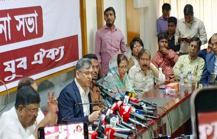 সুষ্ঠু ও গ্রহণযোগ্য নির্বাচন আয়োজনের আগে গণভোট ও পিআর (প্রপোরশনাল রিপ্রেজেন্টেশন) দাবিতে জাতি বিভক্ত হচ্ছে বলে মন্তব্য করেছেন বিএনপির স্থায়ী কমিটির সদস্য সালাহউদ্দিন আহমদ। ছবি: জাগো নিউজ