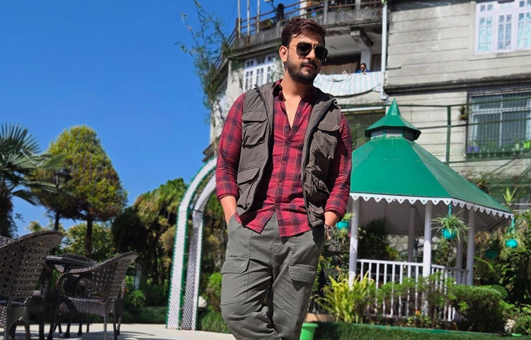 তার মুখাবয়ব, আবেগপ্রবণ চোখ এবং চরিত্রের সঙ্গে সম্পূর্ণ মিশে যাওয়া ভঙ্গি দর্শকদের মন ছুঁয়ে যায়। বাংলা সিনেমা থেকে টেলিভিশন ধারাবাহিক, নাটক সবখানেই তিনি সমানভাবে নিজেকে প্রতিষ্ঠিত করেছেন।