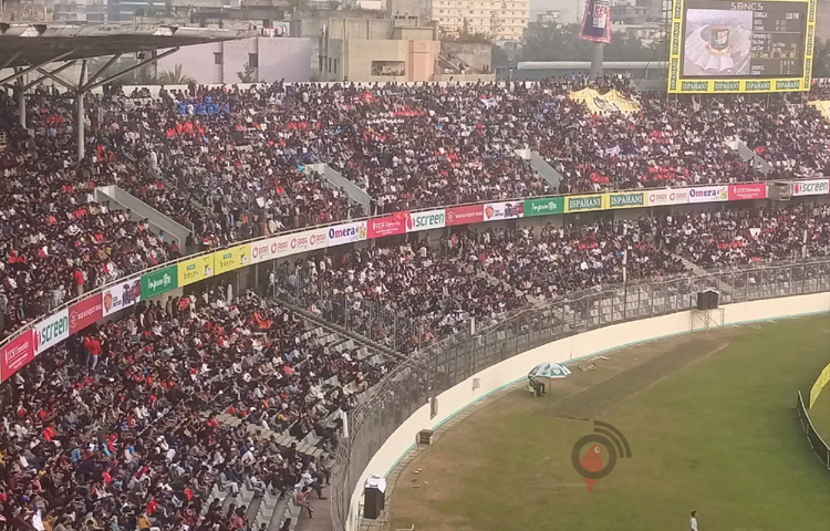 বিপিএলের উদ্বোধনী দিনেই মিরপুরের গ্যালারিতে দর্শকের ঢল। ছবি: হোসাইন ইমাম সোহেল