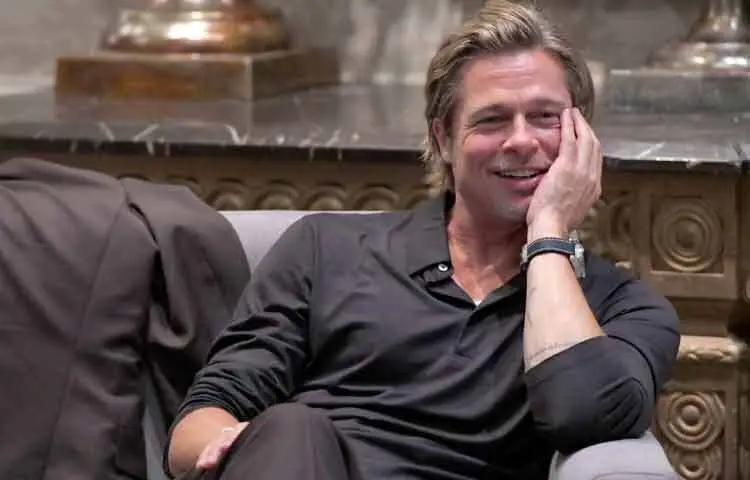 ১৯৬৩ সালের এই দিনে যুক্তরাষ্ট্রের ওকলাহোমা অঙ্গরাজ্যে উইলিয়াম ব্র্যাডলি পিট এর জন্ম। পরে পরিবারসহ মিসৌরিতে বেড়ে ওঠা এই ছেলেটির জীবনে শুরুতে অভিনয় কোনো নিশ্চিত লক্ষ্য ছিল না। বিশ্ববিদ্যালয়ে সাংবাদিকতা ও বিজ্ঞাপন বিষয়ে পড়াশোনা করলেও, নিজের ভেতরের অজানা আকর্ষণ তাকে টেনে নিয়ে যায় অভিনয়ের জগতে। পড়াশোনার শেষপ্রান্তে দাঁড়িয়ে সবকিছু ছেড়ে তিনি পাড়ি জমান হলিউডে একটা অনিশ্চিত কিন্তু স্বপ্নভরা সিদ্ধান্ত নিয়ে।