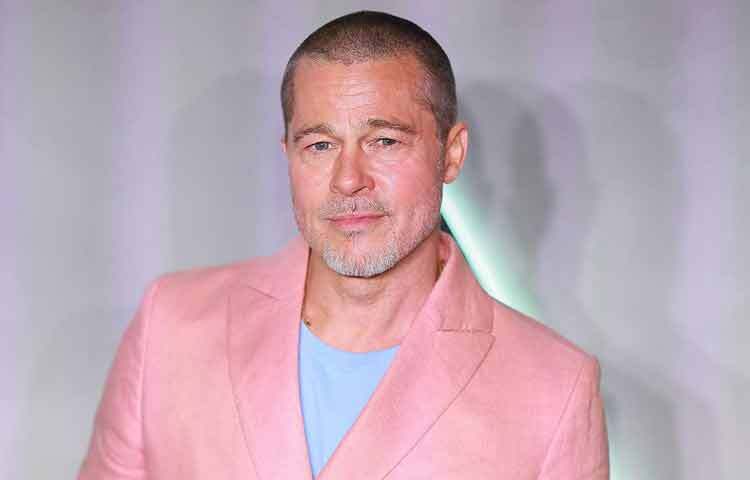 তিনি শুধু একজন তারকা নন, মানবিক কাজেও সক্রিয়। দুর্যোগে ক্ষতিগ্রস্ত মানুষের পাশে দাঁড়ানো, দাতব্য উদ্যোগে অংশগ্রহণ এসবের মধ্য দিয়ে তিনি দেখিয়েছেন, খ্যাতির বাইরেও একজন মানুষের দায়িত্ব থাকে।