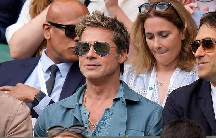 Brad Pitt has never confined himself to a specific genre. Sometimes he has appeared in mysterious, sometimes sensitive, and sometimes rebellious or lonely characters. The great strength of his acting is getting inside the character. That is why he is equally acceptable in all fields, from romantic heroes to mentally complex characters.