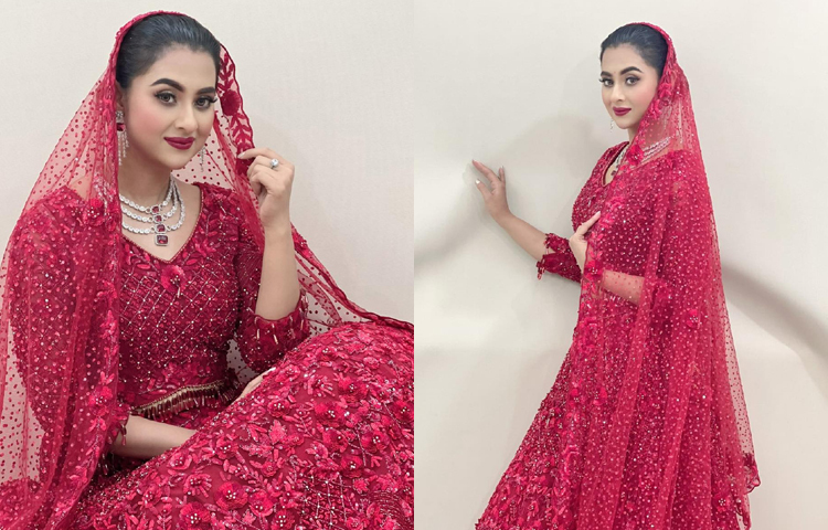 সম্প্রতি এই ছবি শেয়ার করেছেন অভিনেত্রী। সঙ্গে জুড়ে দিয়েছেন ভালোবাসার ইমুজি। ছবি: ফেসবুক থেকে