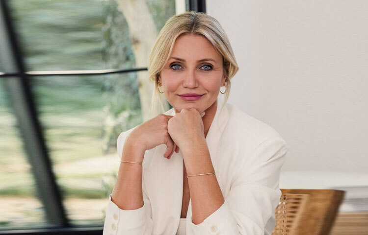 আজকের ক্যামেরন ডিয়াজ শুধু একজন অভিনেত্রী নন, তিনি এক সংগ্রামী নারী, যিনি জীবনের প্রতিটি ধাপ থেকে শিখেছেন এবং বারবার নিজেকে নতুনভাবে গড়ে তুলেছেন। তার গল্পে তাই অনুপ্রেরণার রঙ, সাফল্যের ঝলক আর জীবনের গভীর শিক্ষা-সবই আছে।