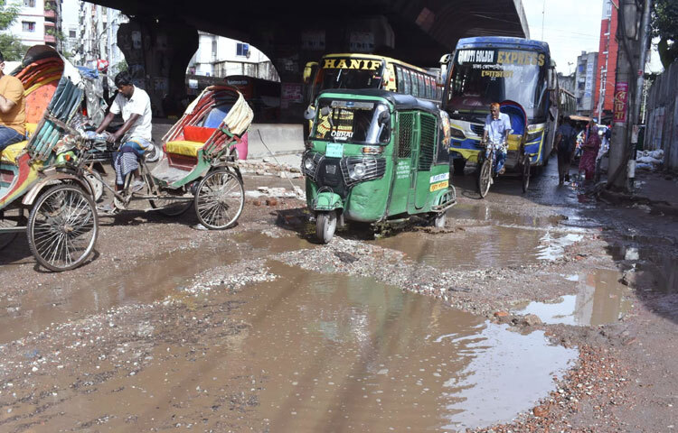এই সড়কের উন্নয়নে প্রয়োজন আধুনিক সড়ক পুনর্নির্মাণ, পর্যাপ্ত ড্রেনেজ ব্যবস্থা, নির্দিষ্ট লেন অনুযায়ী যান চলাচল নিশ্চিতকরণ, ট্রাফিক ব্যবস্থাপনায় দক্ষতা ও উপস্থিতি, অবৈধ পার্কিং ও ফুটপাত দখলমুক্ত করা।