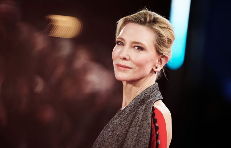 ২০১৫ সালে টড হেইন্সের পরিচালিত ‘ক্যারল’ সিনেমায় দুর্দান্ত অভিনয় করেন ব্ল্যানচেট। পঞ্চাশের দশকের আমেরিকায় দুই নারীর মধ্যকার সম্পর্ক নিয়ে তৈরি এই সূক্ষ্ম, আবেগময় চলচ্চিত্রে ব্ল্যানচেট ছিলেন এক অভিজাত, পরিণত নারীর চরিত্রে।