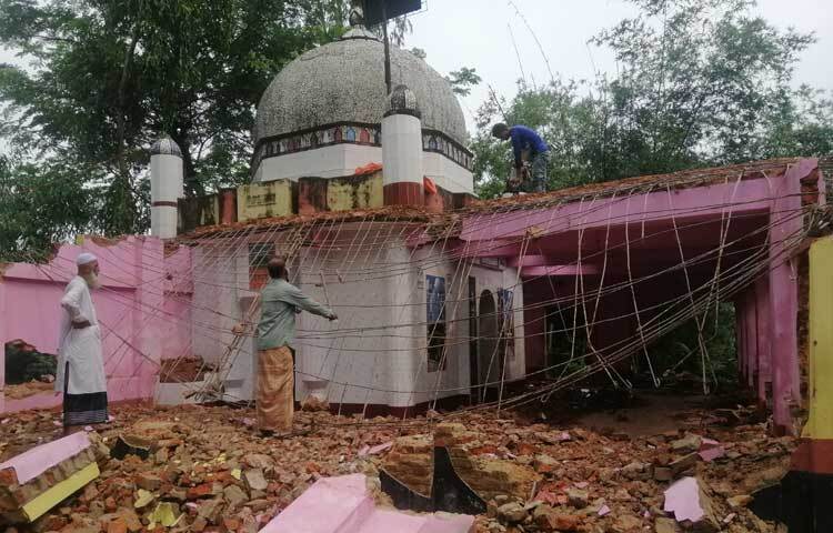 তবে মসজিদটি কবে, কখন ও কীভাবে নির্মিত হয়েছে তা কেউ জানেন না। মসজিদটি সম্প্রসারণের দাবি জানিয়েছেন স্থানীয়রা।