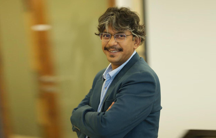 এরপর ‘আয়নাবাজি’, ‘দারুচিনি দ্বীপ’, ‘দেবী’, ‘হালদা’, ‘পাঠশালা’, ‘ইতি, তোমারই ঢাকা’, 'পুনর্জন্ম'সহ অসংখ্য জনপ্রিয় কাজ উপহার দিয়েছেন তিনি। ‘তালাশ’, ‘মারুফের মা’, ‘ব্যস্ততা’, ‘কারাফাঁসি’, ‘একদিন ছুটি হবে’, ‘গুটি’, ‘পরিচয়’, ‘চন্দ্রাবতী কথা’ প্রভৃতি নাটক ও সিনেমায় তার অভিনয় দর্শকদের হৃদয়ে গেঁথে গেছে।