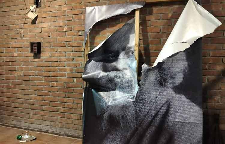 ছায়ানটের সামনে অগ্নিসংযোগের চিহৃ রয়ে গেছে। ভেতরে প্রবেশ করতেই বিভিন্ন সরঞ্জাম ও বাদ্যযন্ত্র ভাঙচুর করে রাখা হয়েছে। দ্বিতীয় তলায় অফিসকক্ষ, ক্যান্টিন ও অডিটোরিয়াম ভাঙচুর করা হয়েছে। এছাড়াও, তৃতীয় ও চতুর্থ তলায় ভাঙচুর করা হয়েছে।