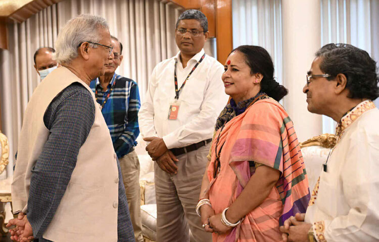 সনাতন ধর্মীয় নেতৃবৃন্দ জানান, গত বছরের তুলনায় এ বছর এক হাজারের বেশি পূজা মন্ডপ বেড়েছে। সারাদেশে পূজা মন্ডপ প্রস্তুতের কাজ পুরোদমে এগিয়ে চলছে। তারা জানান, অন্তর্বর্তী সরকারের সব পক্ষ থেকে এবারের পূজায় সব ধরনের সহযোগিতা করা হচ্ছে। বিশেষ করে ধর্ম মন্ত্রণালয়ের উপদেষ্টা ও সচিবকে ধন্যবাদ জানান তারা।