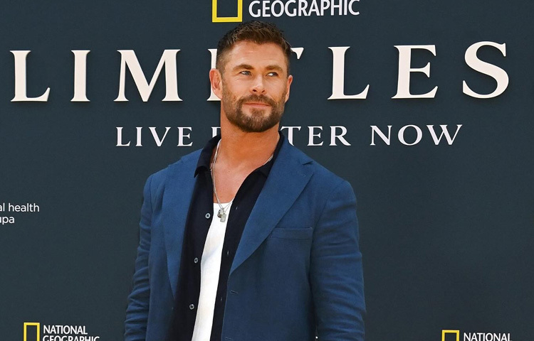 ২০১১ সালে মুক্তি পায় ‘থর’ যা ক্রিস হেমসওর্থের জীবনই বদলে দেয়। লম্বা চুল, গঠিত দেহ আর চার্মিং ব্যক্তিত্বে তিনি থর চরিত্রকে জীবন্ত করে তোলেন।