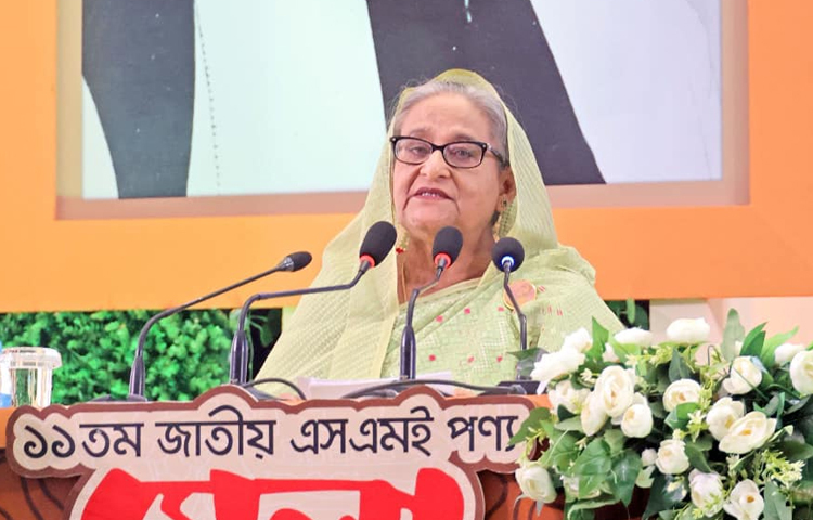 আজ সকালে বঙ্গবন্ধু আন্তর্জাতিক সম্মেলন কেন্দ্রে ১১তম জাতীয় ক্ষুদ্র ও মাঝারি শিল্প পণ্য মেলা- ২০২৪ এর উদ্বোধনী অনুষ্ঠানে বক্তব্য রাখেন প্রধানমন্ত্রী শেখ হাসিনা। ছবি: ইয়াসিন কবির জয়