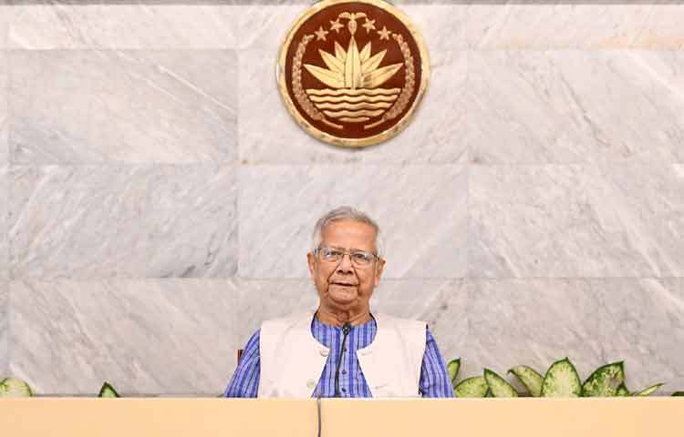 প্রধান উপদেষ্টা প্রফেসর মুহাম্মদ ইউনূস ঢাকায় তেজগাঁওয়ে তার কার্যালয়ে উপদেষ্টা পরিষদের সভায় সভাপতিত্ব করেন। ছবি: পিআইডি