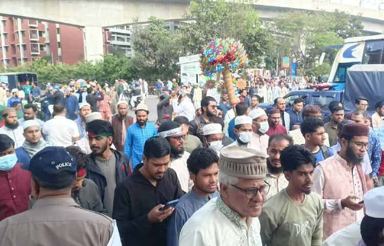 ওসমান হাদি নিহত হওয়ার ঘটনায় আজ শনিবার একদিনের রাষ্ট্রীয় শোক চলছে।