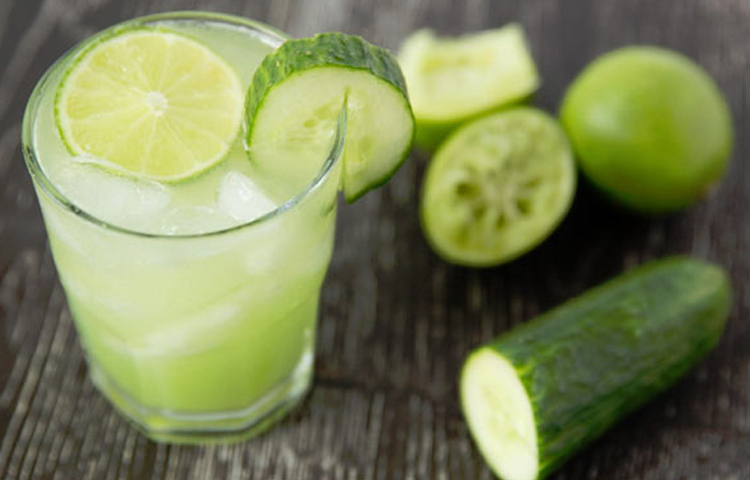 গরমের কারণে ত্বকের প্রদাহ, ফুসকুড়ি বা ঘামাচির সমস্যা প্রতিরোধ করবে শসা-লেবুর জুস। ছবি: সংগৃহীত