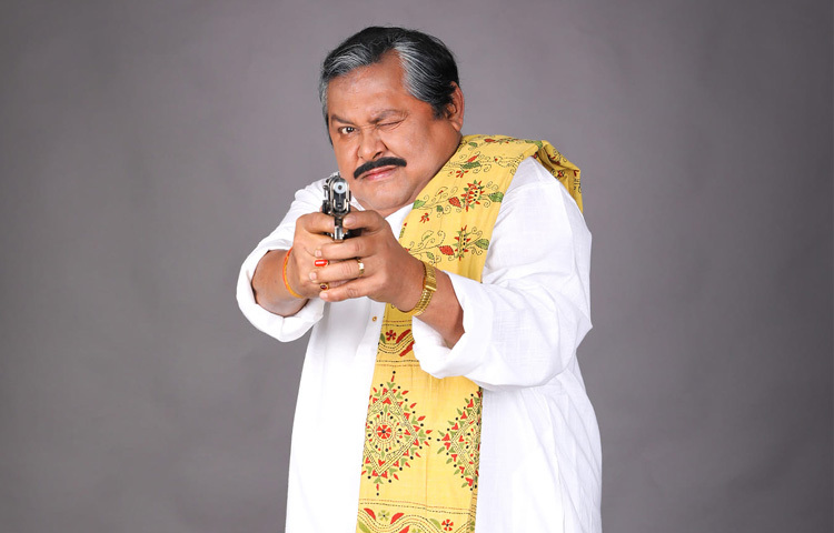 অভিনয়ের বাইরে তিনি একজন দারুণ রাঁধুনিও। সময় পেলে নিজের হাতে রান্না করেন স্ত্রী-সন্তানের জন্য। এক সাক্ষাৎকারে তিনি বলেছিলেন, জীবনে যতই ব্যস্ততা থাক, রান্নার মধ্যে এক ধরণের মানসিক শান্তি পাই।