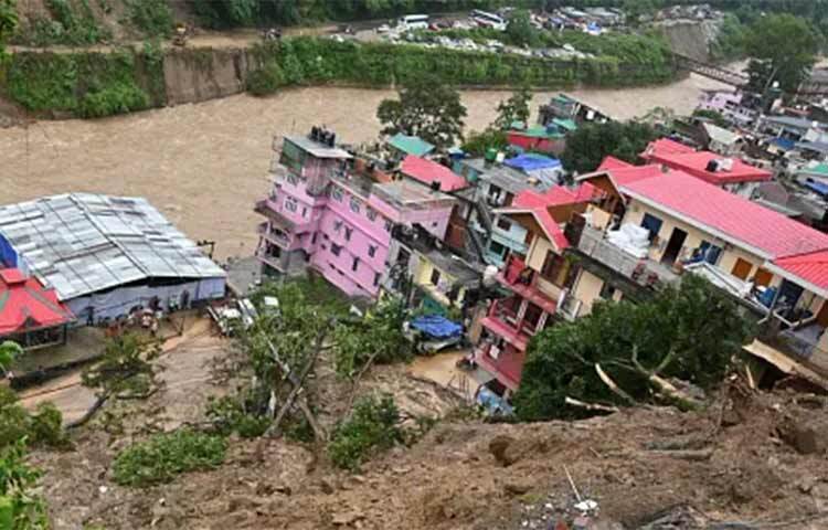 ব্যাপক বৃষ্টি, বন্যা ও ধসে বিপর্যস্ত ভারতের হিমাচল ও উত্তরাখন্ড প্রদেশ। পাঞ্জাব ও আসামে বন্যা পরিস্থিতি খারাপ হচ্ছে। অন্যদিকে দিল্লিতে যমুনার পানি বৃদ্ধি পাচ্ছে। ছবি: সংগৃহীত