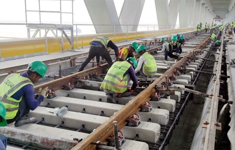 আগামী ৪ এপ্রিল পদ্মা সেতুতে পরীক্ষামূলকভাবে ট্রেন চলাচলের সম্ভাব্য তারিখ ঘোষণা করেছে রেল মন্ত্রণালয়। আজ দুপুরে এ তথ্য জানান রেল মন্ত্রণালয়ের জনসংযোগ কর্মকর্তা শরিফুল আলম। ছবি: জাগো নিউজ