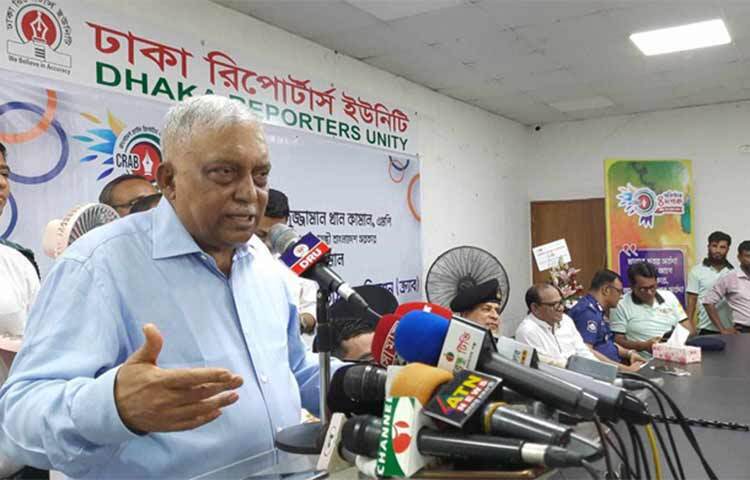 স্বরাষ্ট্রমন্ত্রী আসাদুজ্জামান খান কামাল বলেছেন, বিএনপির কোনো রাজনৈতিক কর্মসূচিতে সরকার বাধা দিচ্ছে না। আজ দুপুরে বাংলাদেশ ক্রাইম রিপোর্টার্স অ্যাসোসিয়েশনের (ক্র্যাব) চার দশক উদযাপন উপলক্ষে আয়োজিত অনুষ্ঠানে এসব কথা বলেন তিনি। ছবি: তৌহিদুজ্জামান তন্ময়