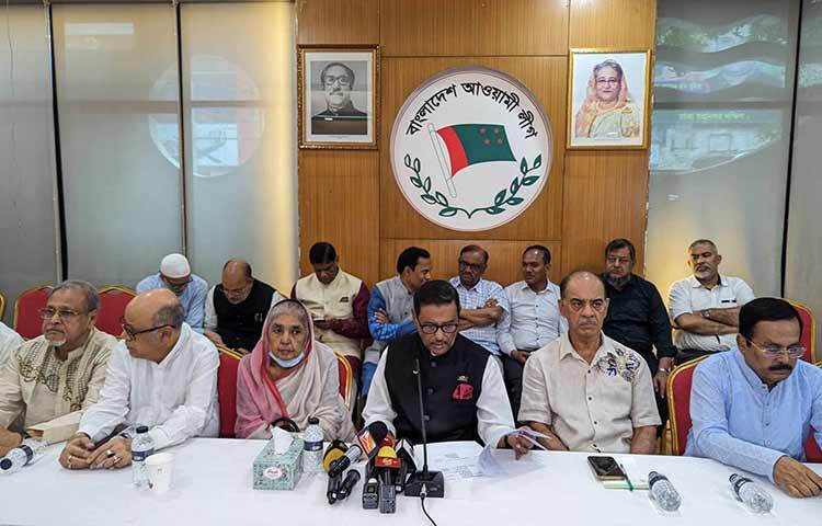 নির্বাচন ইস্যুতে কম্বোডিয়ায় মার্কিন নিষেধাজ্ঞা নিয়ে বিএনপির খুশি হওয়ার কোনো কারণ নেই বলে মন্তব্য করেছেন আওয়ামী লীগের সাধারণ সম্পাদক ওবায়দুল কাদের। আজ রাজধানীর বঙ্গবন্ধু অ্যাভিনিউয়ে দলীয় কার্যালয়ে সহযোগী সংগঠনের সভাপতি ও সম্পাদকদের সঙ্গে বৈঠকে এ মন্তব্য করেন তিনি। ছবি: জাগো নিউজ