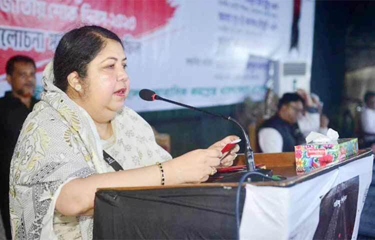 দক্ষ প্রশাসক ও রাষ্ট্রচিন্তাবিদ হিসেবে বঙ্গবন্ধুর অবদান অসামান্য বলে মন্তব্য করেছেন স্পিকার ড. শিরীন শারমিন চৌধুরী। আজ বঙ্গবন্ধু শেখ মুজিবুর রহমানের ৪৮তম শাহাদতবার্ষিকী ও জাতীয় শোক দিবস উপলক্ষে আলোচনা সভা, দোয়া ও মোনাজাত অনুষ্ঠানে প্রধান অতিথির বক্তক্যে তিনি এ কথা বলেন। ছবি: জাগো নিউজ